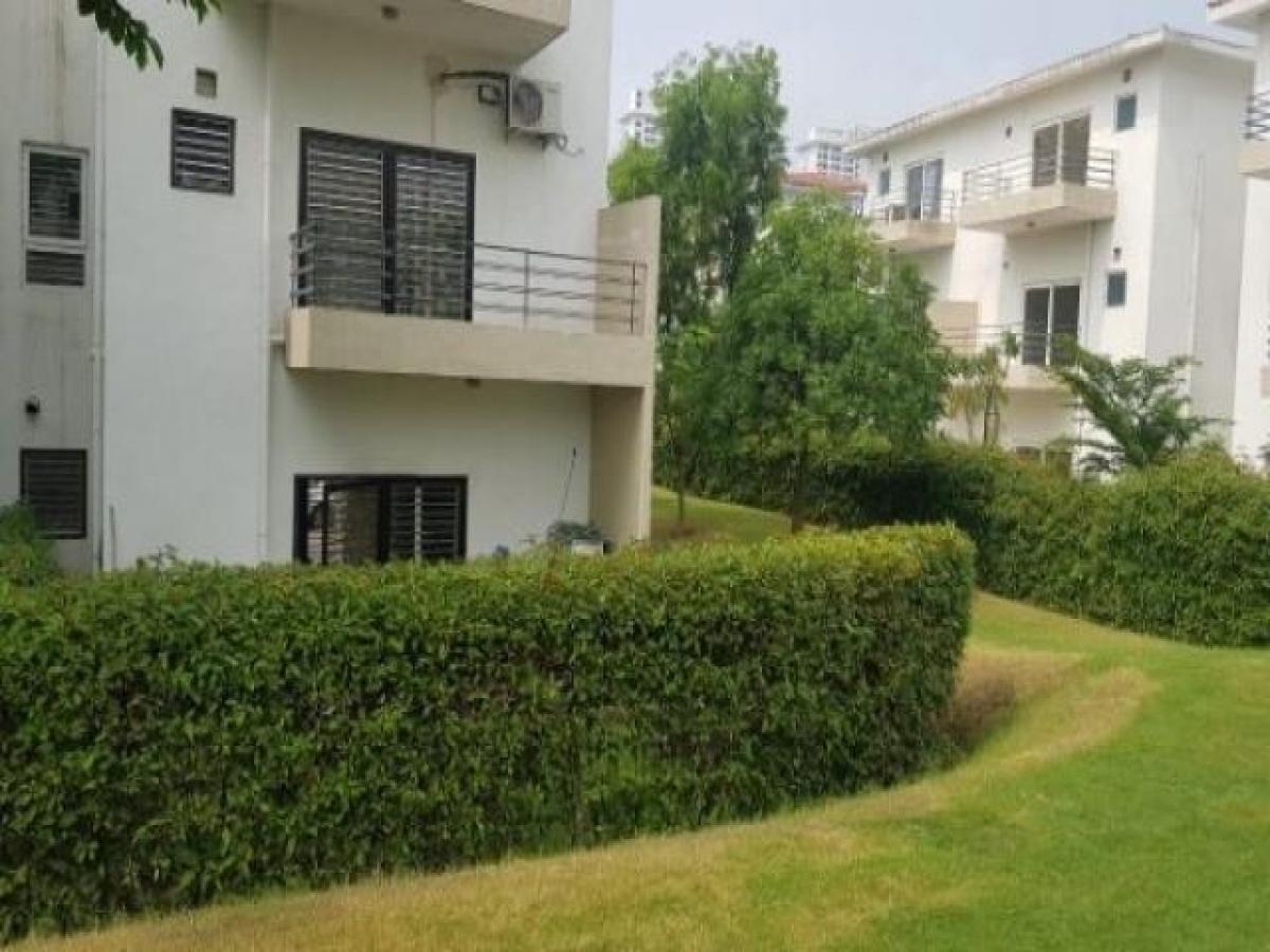 2 bedrooms House in Noida, India No. 67779