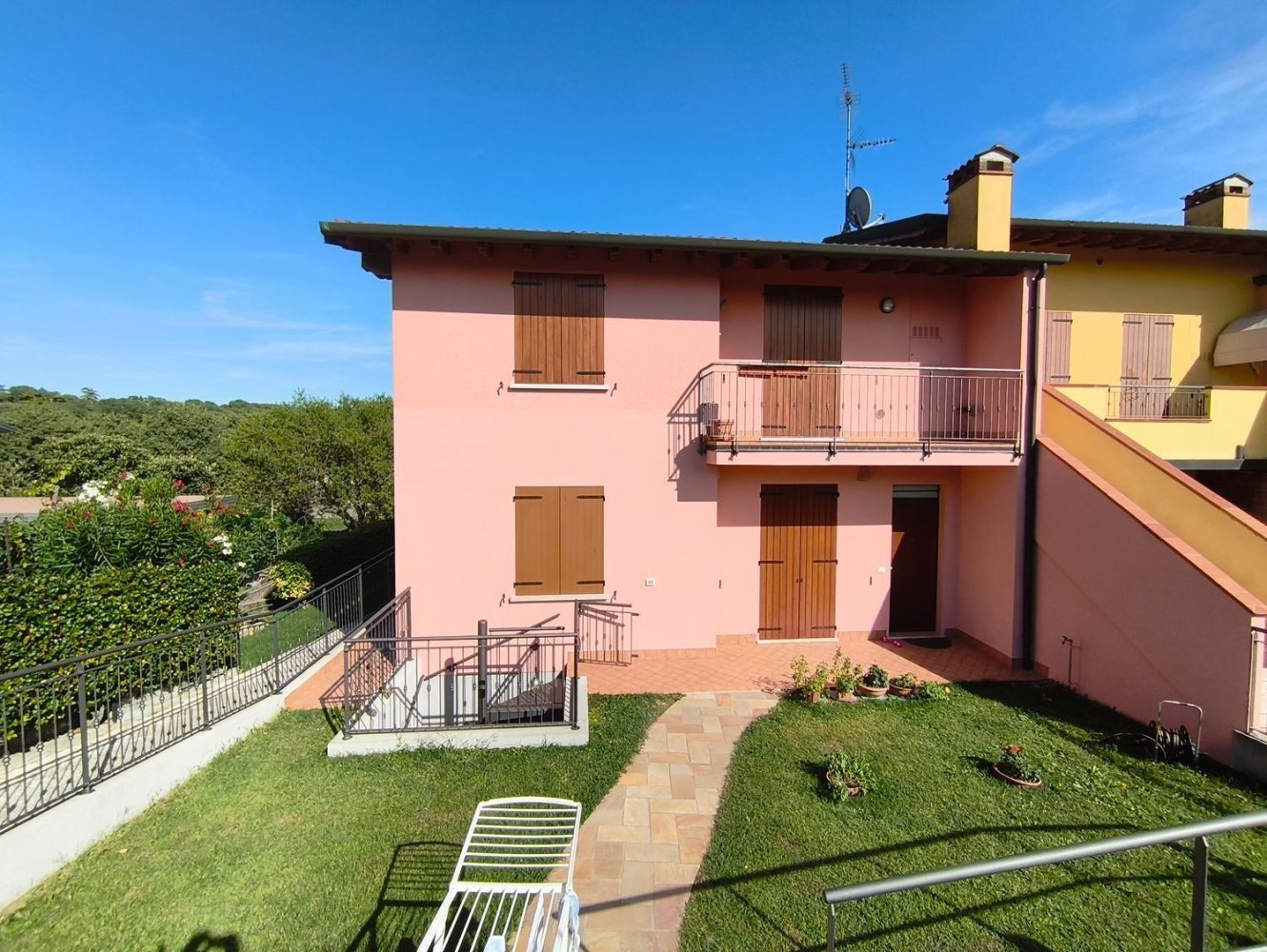 Apartamento de 3 dormitorios en Cavriana, Italy No. 375727