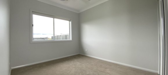 4 bedrooms House in Griffith, Australia No. 1012 11