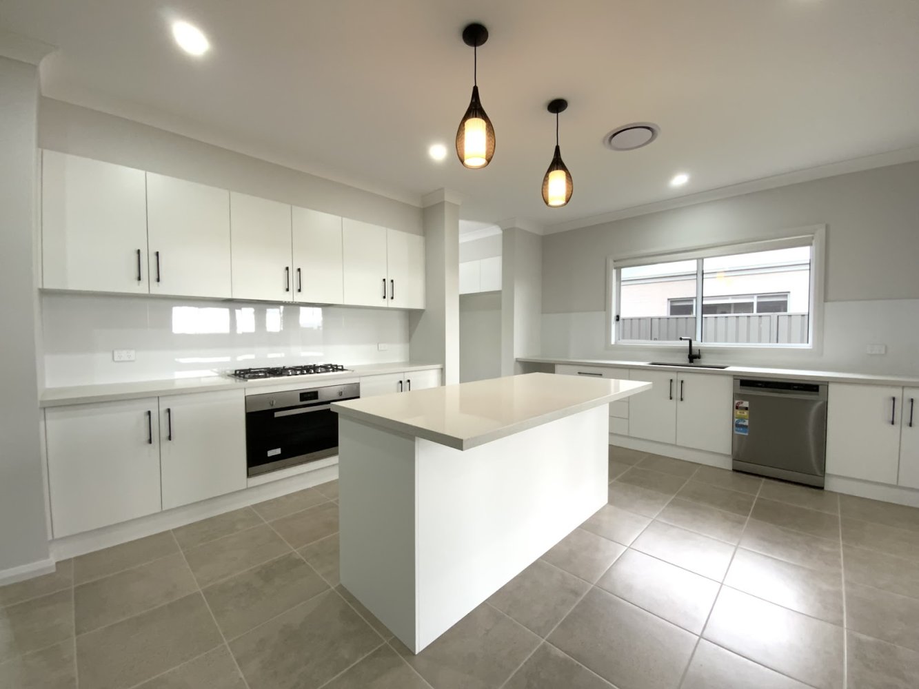 4 bedrooms House in Griffith, Australia No. 1012