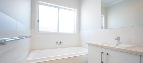 4 bedrooms House in Griffith, Australia No. 1012 14