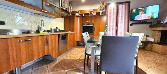 3 Schlafzimmer Wohnung in Colle di Val d'Elsa, Italy, Nr. 79206 9