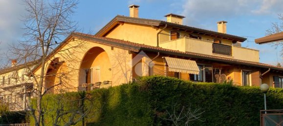 Apartamento de 2 dormitorios en Pescantina, Italy No. 60138 3