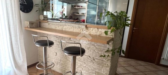 Apartamento de 2 dormitorios en Pescantina, Italy No. 60138 10