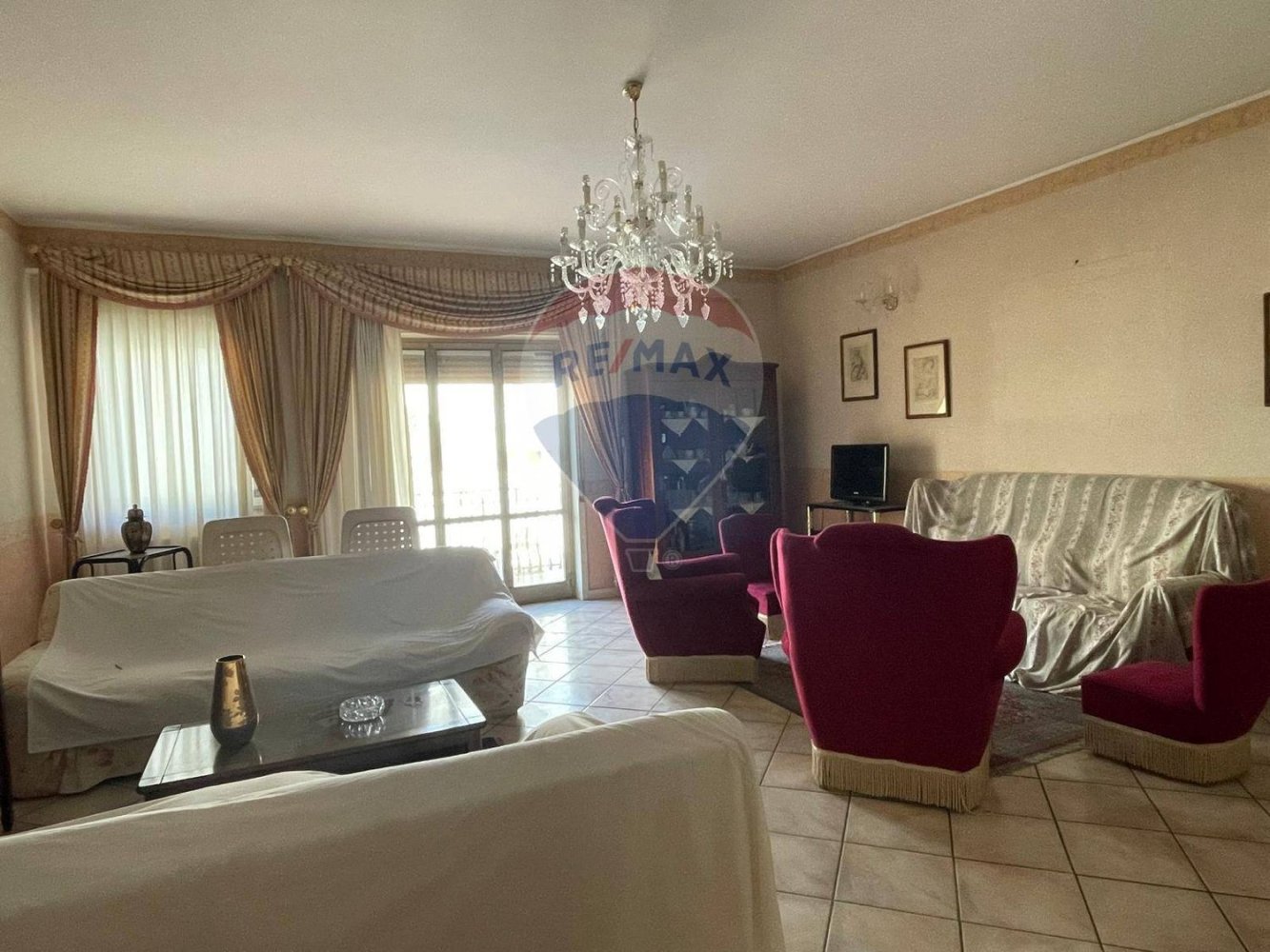 4-salle Appartement à Francavilla di Sicilia, Italy No. 302036