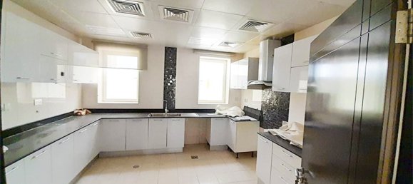 6 bedrooms Villa in Baniyas, UAE No. 31405 26