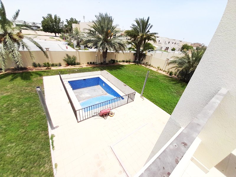 6 bedrooms Villa in Baniyas, UAE No. 31405