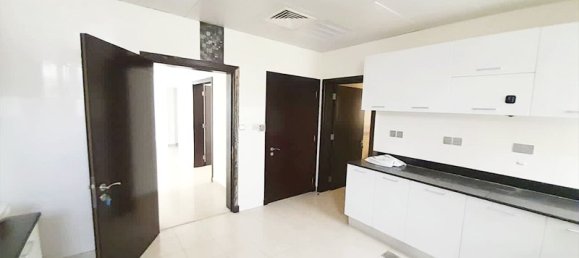 6 bedrooms Villa in Baniyas, UAE No. 31405 24