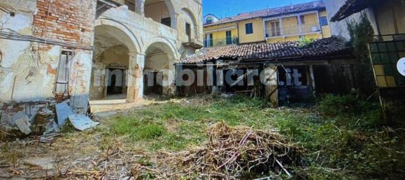 18 bedrooms Building in Carmagnola, Italy No. 329528 2