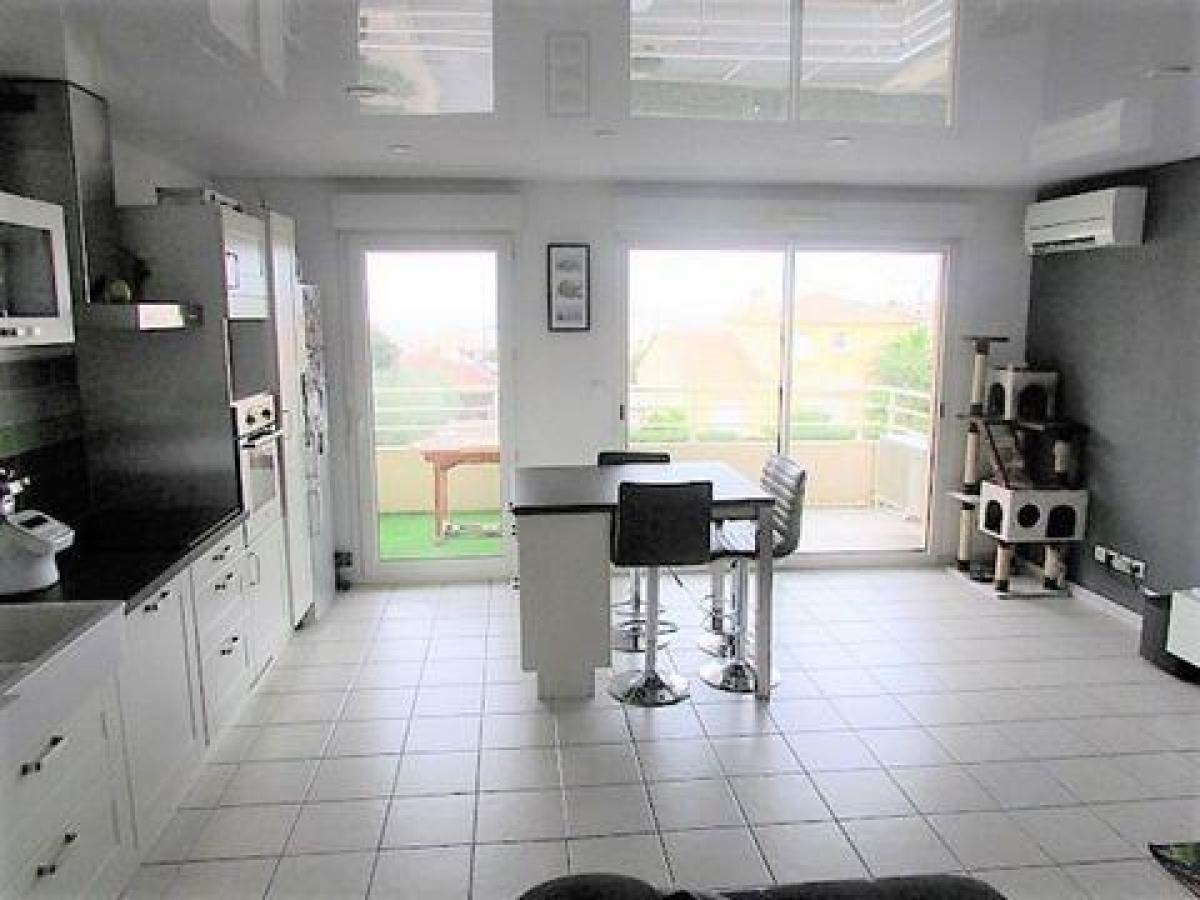 2 bedrooms Condo in Pignan, France No. 24265