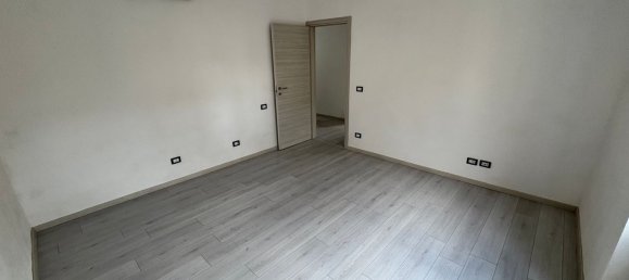 Apartamento de 4 habitaciónes en Arezzo, Italy No. 298895 10