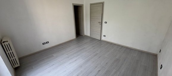 Apartamento de 4 habitaciónes en Arezzo, Italy No. 298895 3