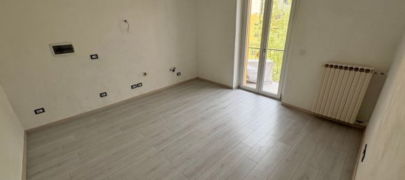 Apartamento de 4 habitaciónes en Arezzo, Italy No. 298895 2