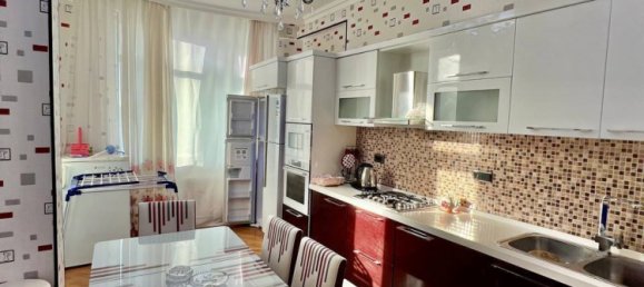 4 Schlafzimmer Wohnung in Baku, Azerbaijan, Nr. 2078 3