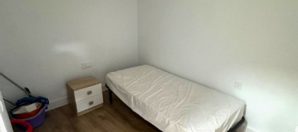 Apartamento de 4 dormitorios en Cádiz, Spain No. 138591 25