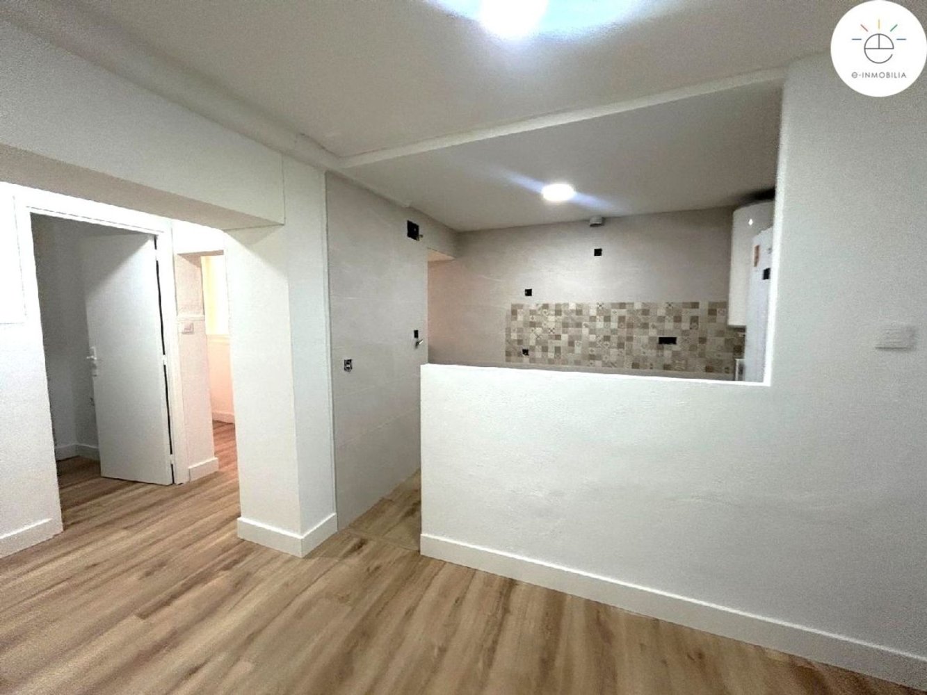 Apartamento de 4 dormitorios en Cádiz, Spain No. 138591