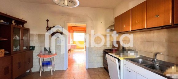 Apartamento de 4 dormitorios en Terranuova Bracciolini, Italy No. 312980 6