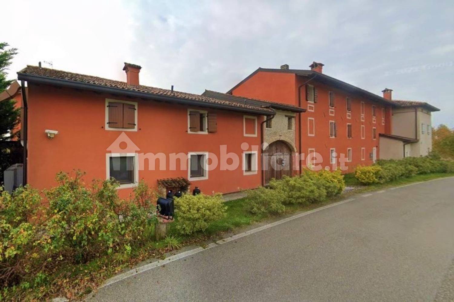 Коммерческая недвижимость 2060м² в Порденоне, Италия № 317024