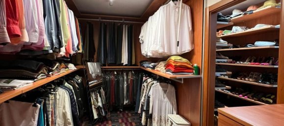 Casa de 10 habitaciónes en Alassio, Italy No. 63860 50