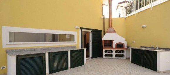 Casa de 10 habitaciónes en Alassio, Italy No. 63860 2