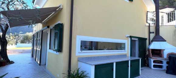 Casa de 10 habitaciónes en Alassio, Italy No. 63860 41
