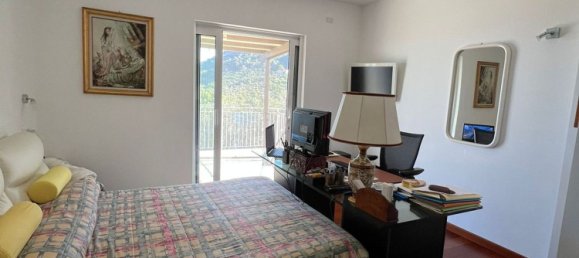 Casa de 10 habitaciónes en Alassio, Italy No. 63860 38