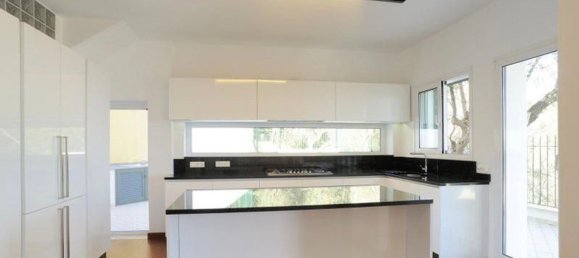 Casa de 10 habitaciónes en Alassio, Italy No. 63860 15