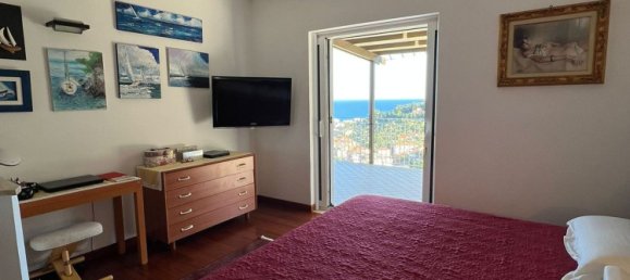 Casa de 10 habitaciónes en Alassio, Italy No. 63860 39