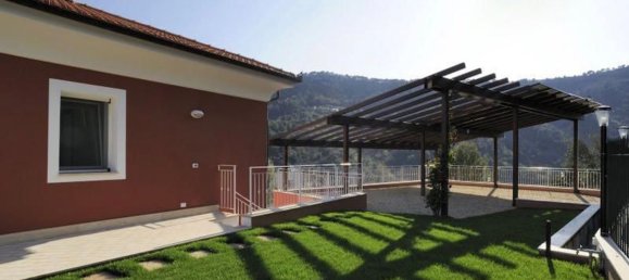 Casa de 10 habitaciónes en Alassio, Italy No. 63860 28