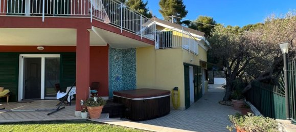 Casa de 10 habitaciónes en Alassio, Italy No. 63860 47
