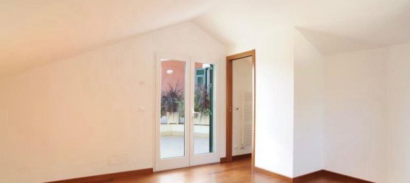 Casa de 10 habitaciónes en Alassio, Italy No. 63860 12