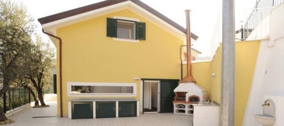 Casa de 10 habitaciónes en Alassio, Italy No. 63860 14