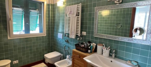 Casa de 10 habitaciónes en Alassio, Italy No. 63860 37