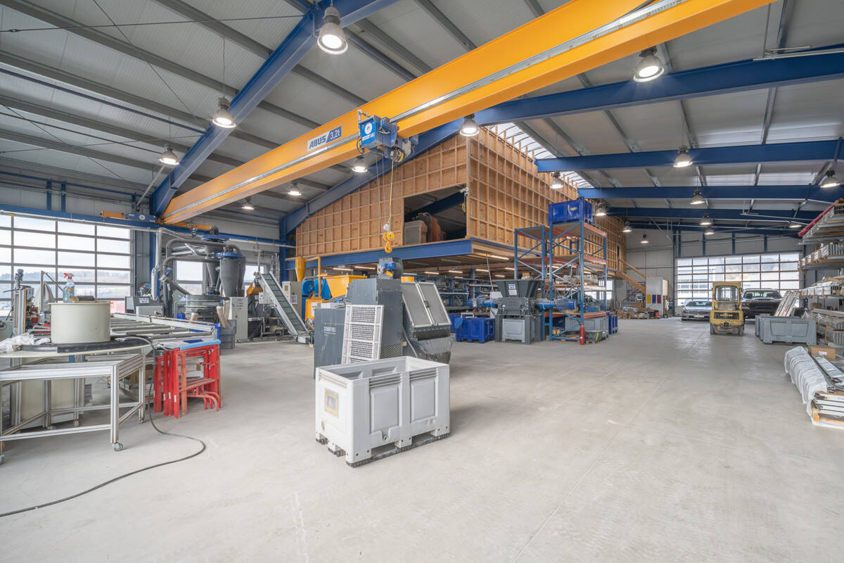  مستودع في Reutlingen, Germany 1505متر مربع رقم 74190