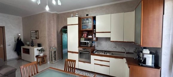 3 rooms Apartment in Rome, Italy No. 37035 12