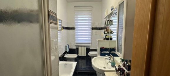 3 rooms Apartment in Rome, Italy No. 37035 57