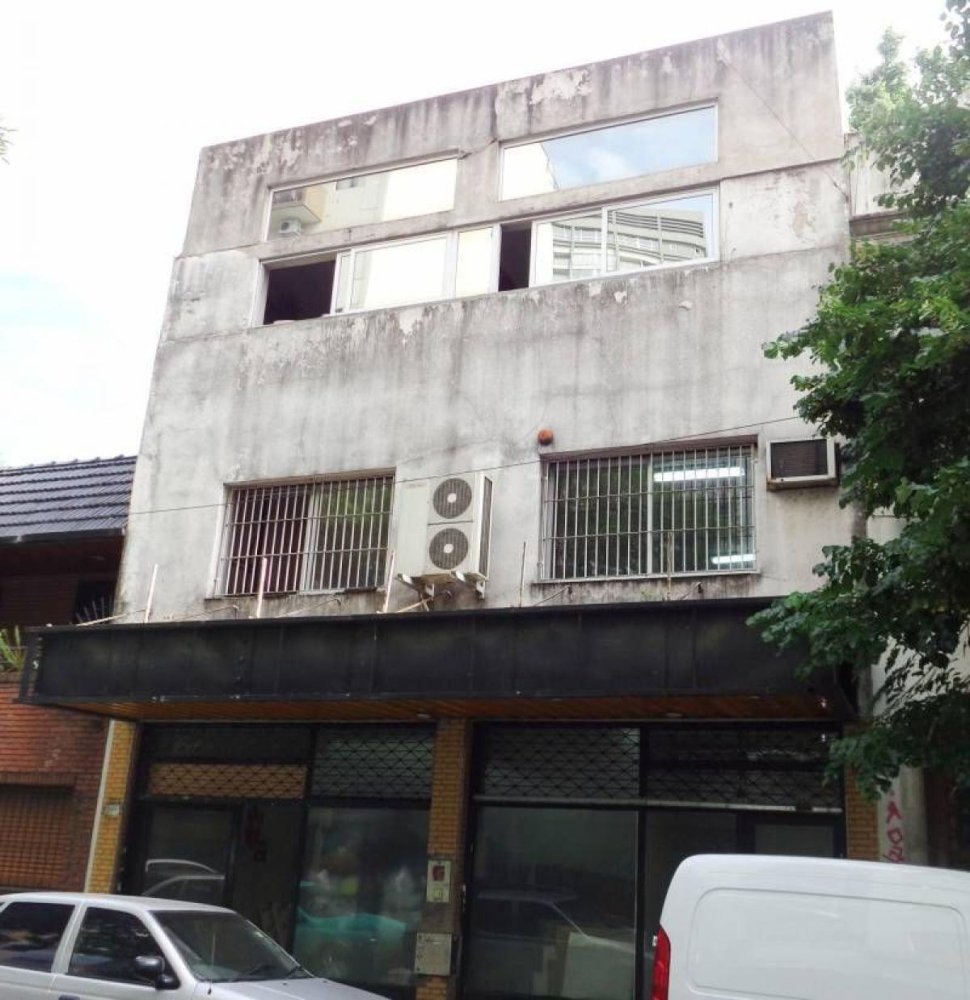 370m² Building in Buenos Aires, Argentina No. 108437