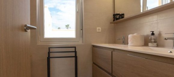 4 Schlafzimmer Villa in Elda, Spain, Nr. 183582 30