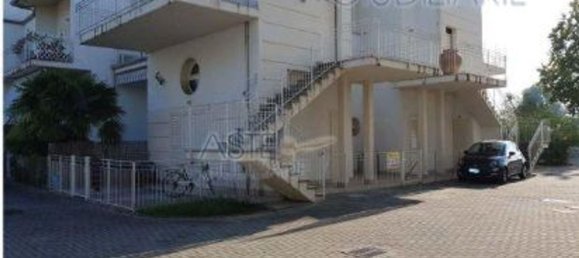 3 rooms Apartment in Ravenna, Italy No. 93553 7