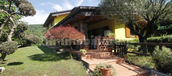2 bedrooms Villa in Almenno San Salvatore, Italy No. 303518 5