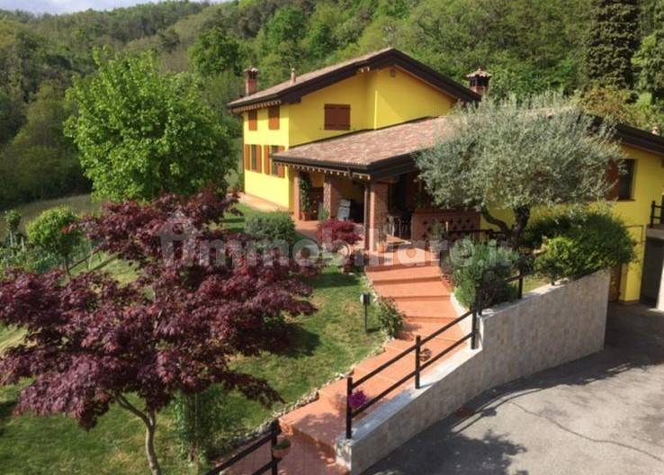 2 bedrooms Villa in Almenno San Salvatore, Italy No. 303518