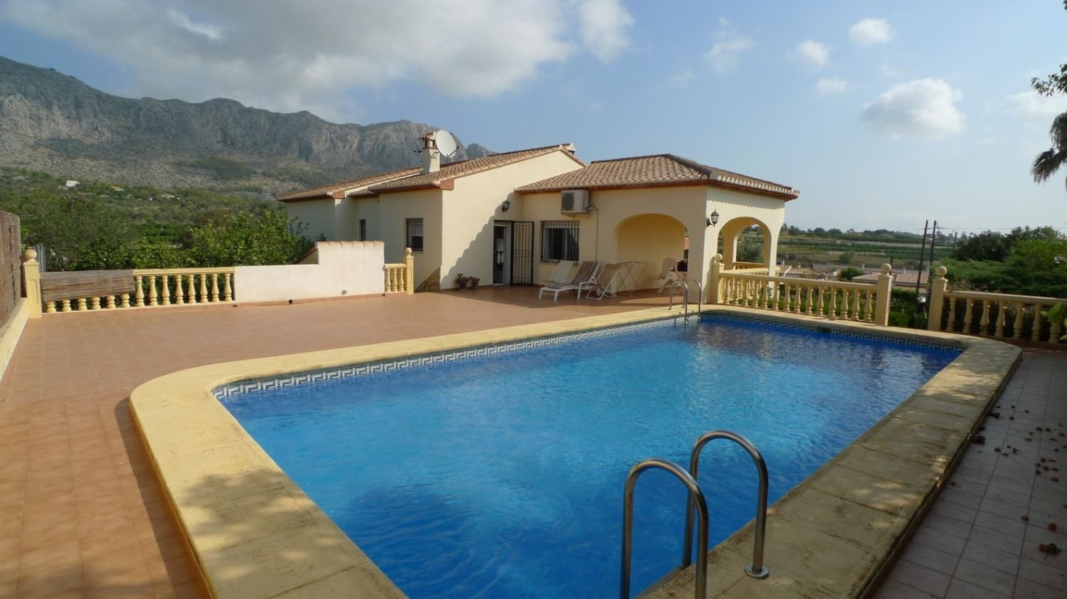 4 Schlafzimmer Haus in Beniarbeig, Spain, Nr. 151944