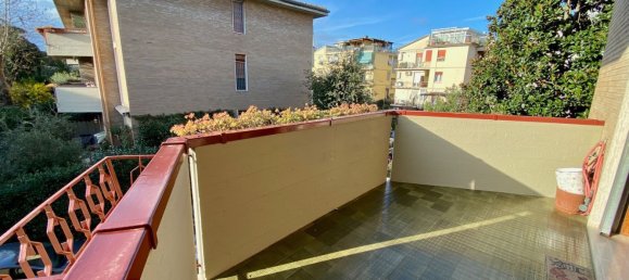 4 rooms Apartment in Florence, Italy No. 205135 3