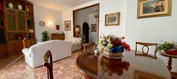 4 rooms Apartment in Florence, Italy No. 205135 10
