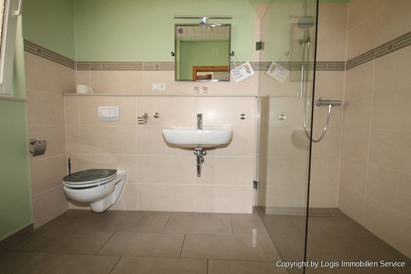 Таунхаус с 13 комнатами в Рейн-Зиг, Германия № 121760