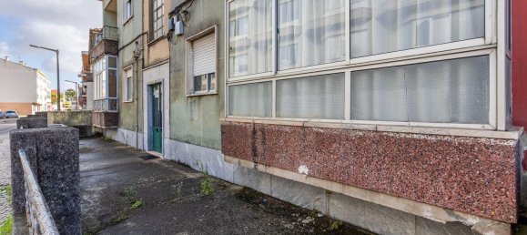 288m² Building in Loures, Portugal No. 137955 5