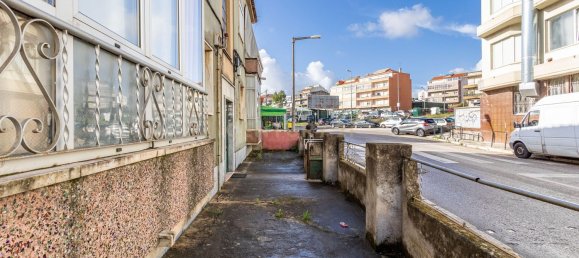 288m² Building in Loures, Portugal No. 137955 4