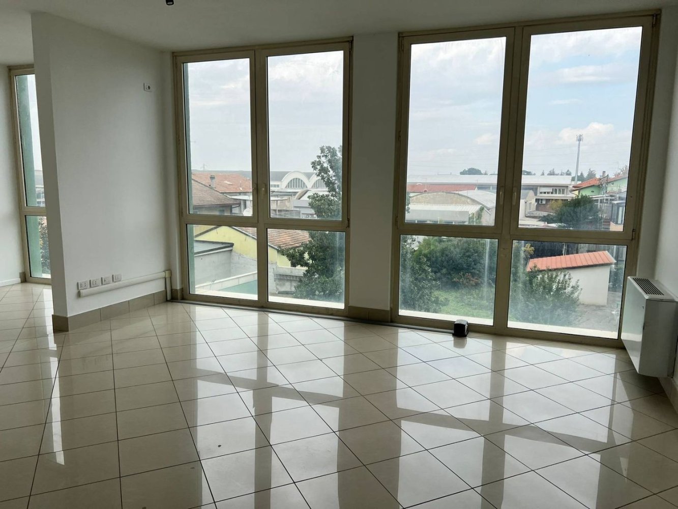 60m² Office in Cesena, Italy No. 342613