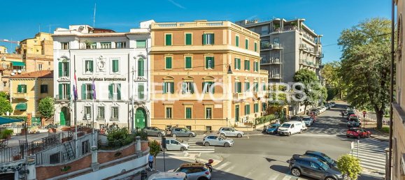 3 Schlafzimmer Wohnung in Rome, Italy, Nr. 64954 18