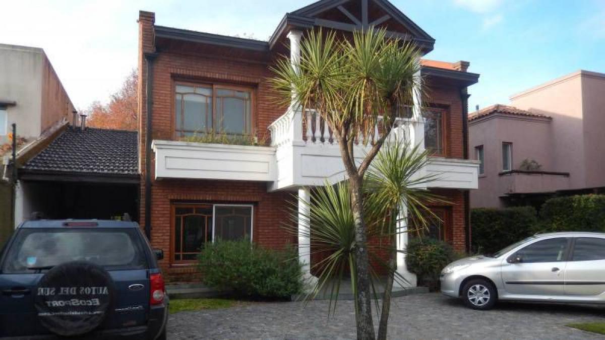 3 bedrooms House in Quilmes, Argentina No. 97721